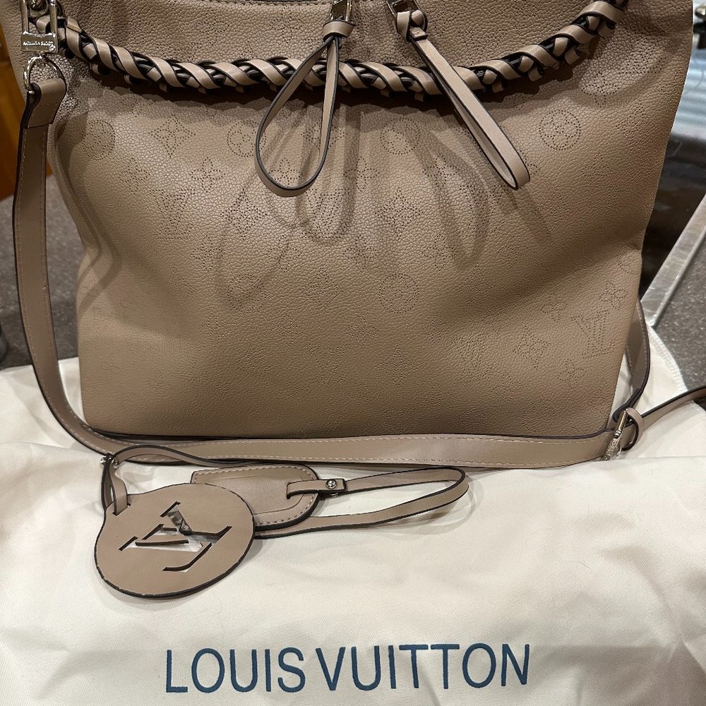 LOUIS  VUITTON Monogram Mahina Beaubourg Hobo MM